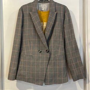 Double breasted light weight blazer